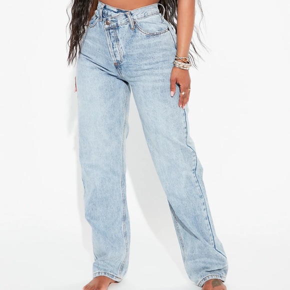 Fashion Nova Crossover Straight Leg Jeans - Light Blue Wash Size 1 - Picture 2 of 9